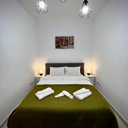 Urbanwalls 5c - Old Town Apartment *